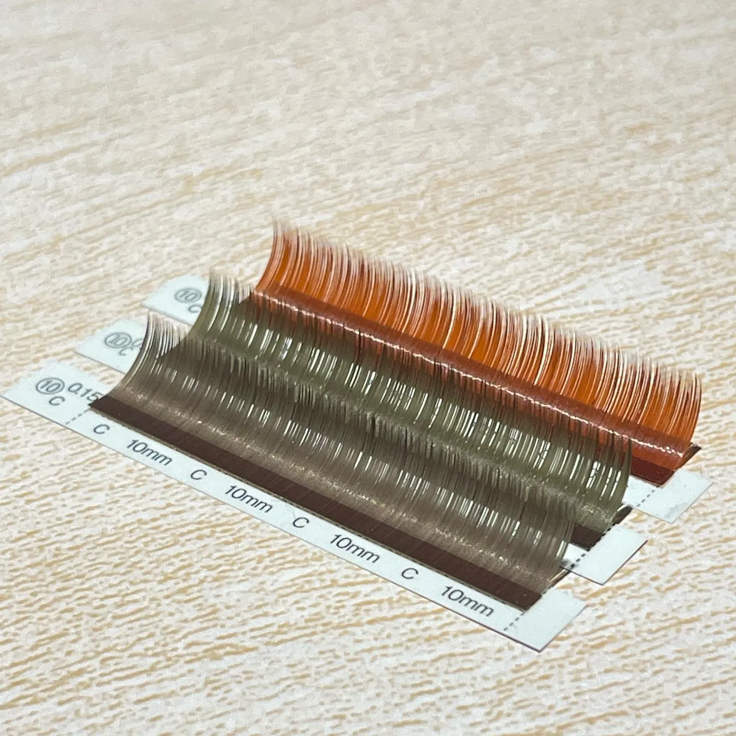 秋はカラーエクステがかわいいっ🌼｜まつげエクステ専門店ルスリ...